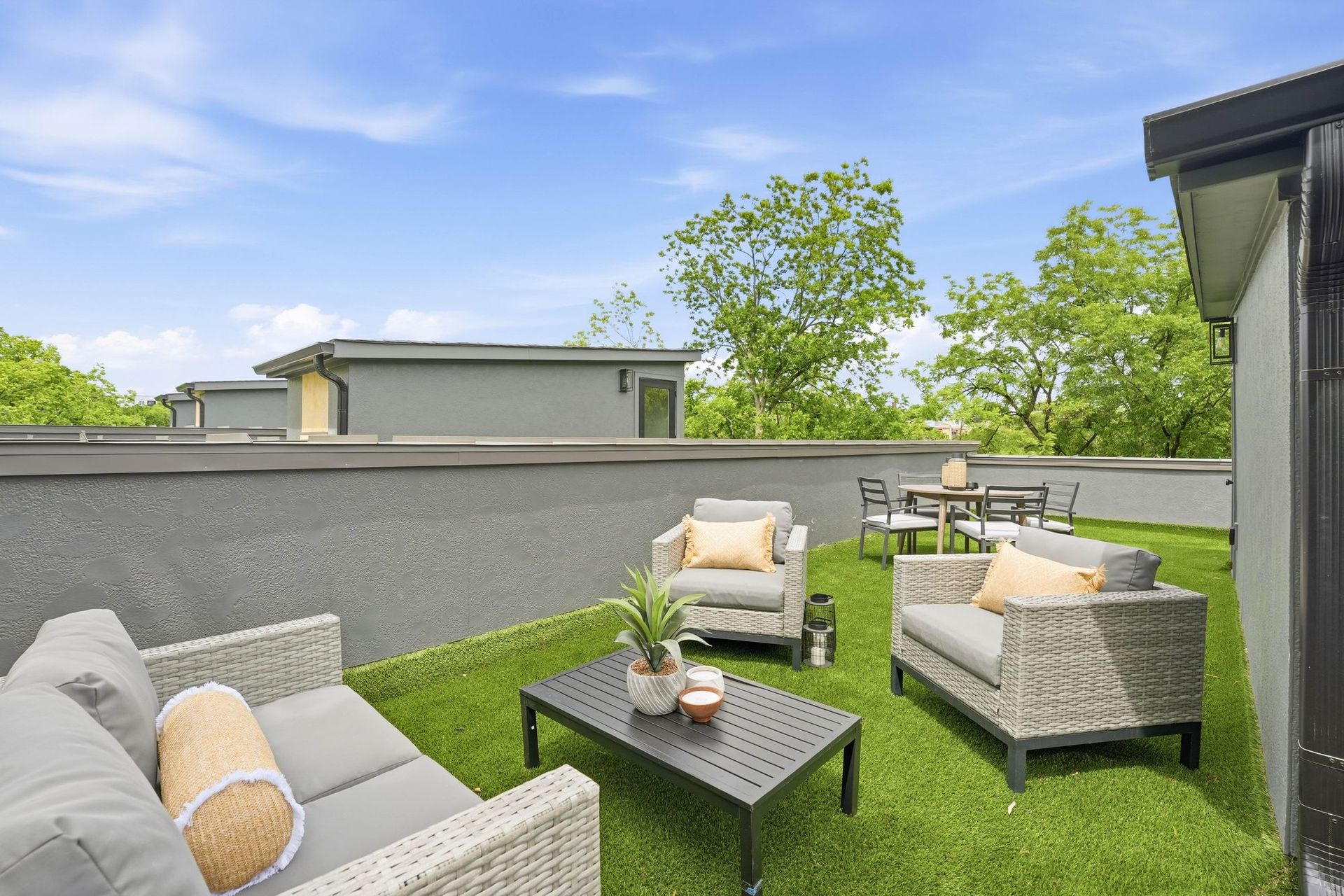 Roof deck lounge at 608